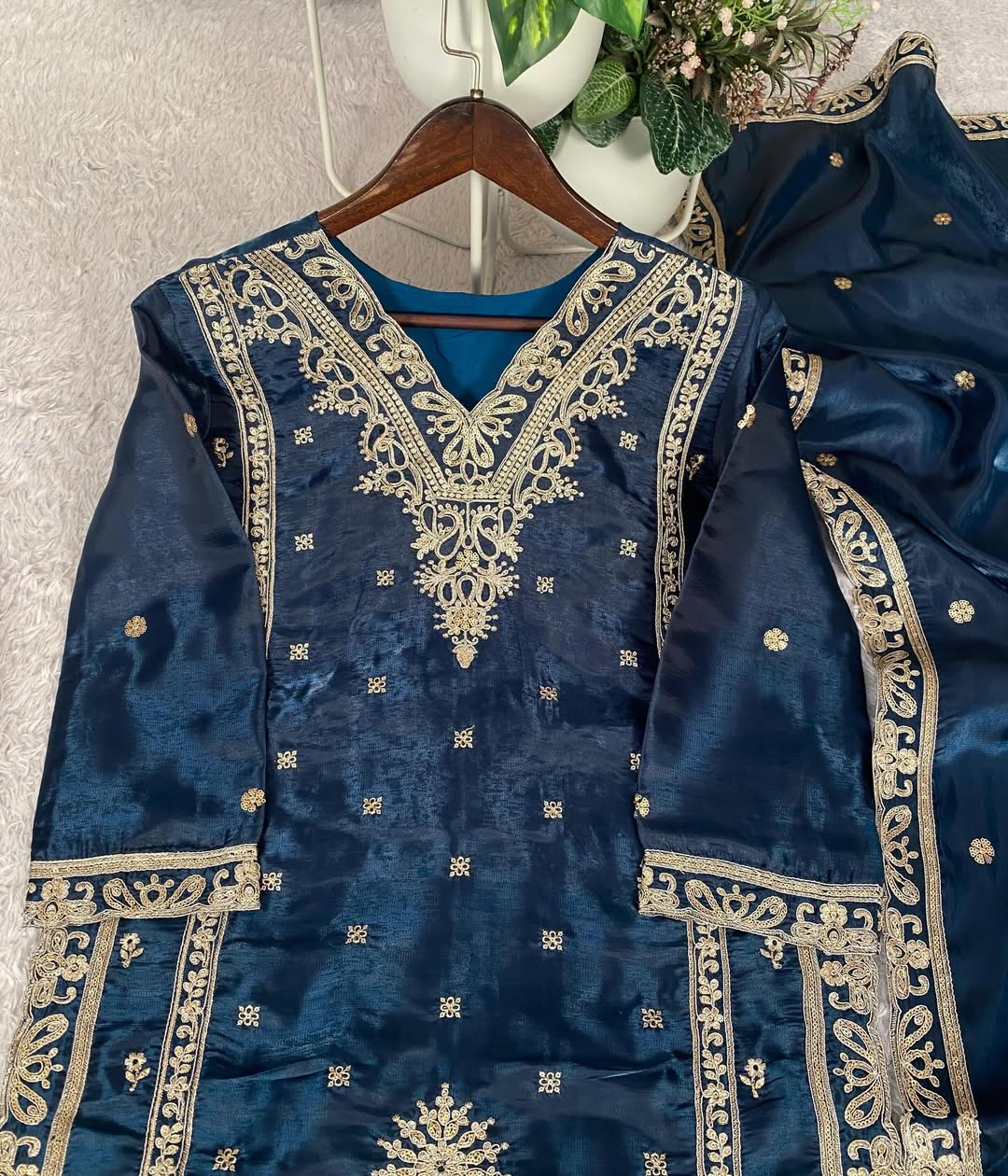 Designer Embroidered Straight Suit Set with Dupatta – Festive & Eid Wear (Blue / White)