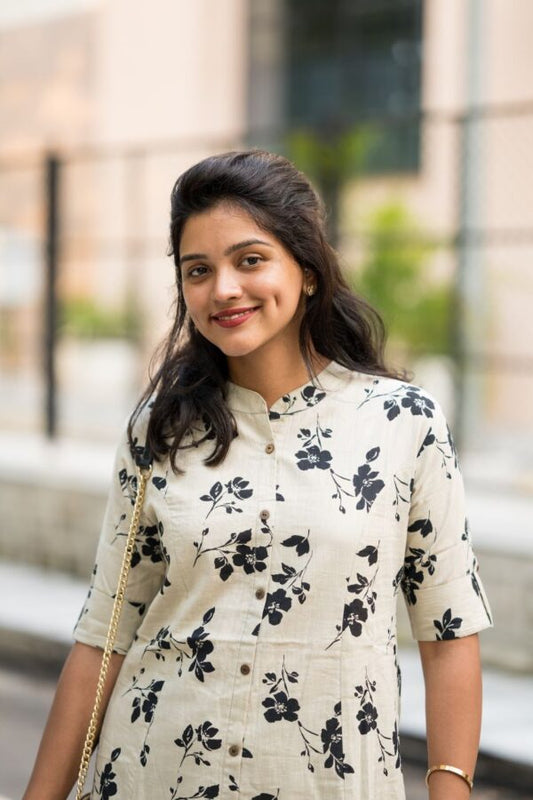 Timeless Floral Charm Kurta And Pant Set