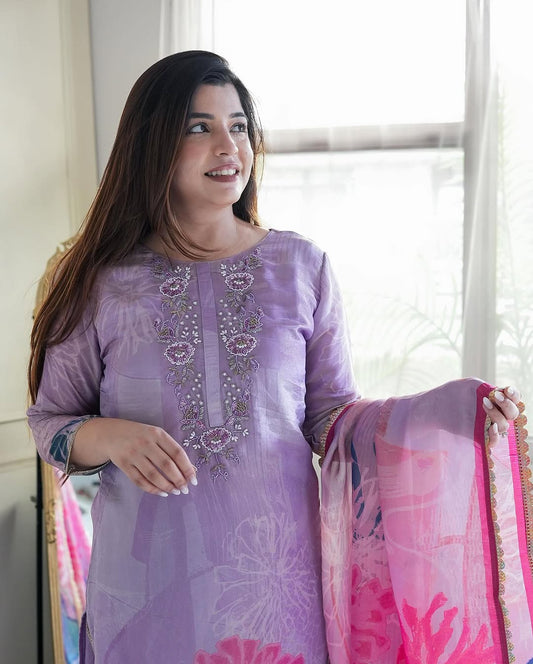 Elegant Three Piece Lavender Kurta Set