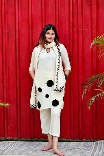 Cotton Short kurta with low slits and inner lining with black floral patch work